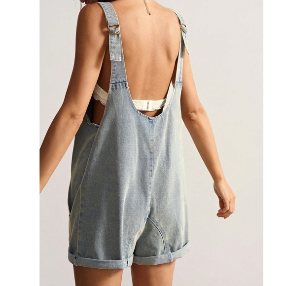 Light Wash Striped Pockets Backless Denim Jean Overalls Romper - Picture 6 of 6